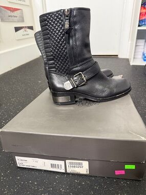 Vince Camuto Black Buttery Grain Tumble- Quilted Leather Ankle Boots with Buckle